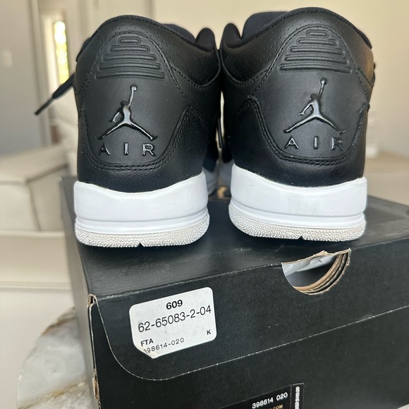 Black and white retro Jordan 3s - Picture 4 of 7